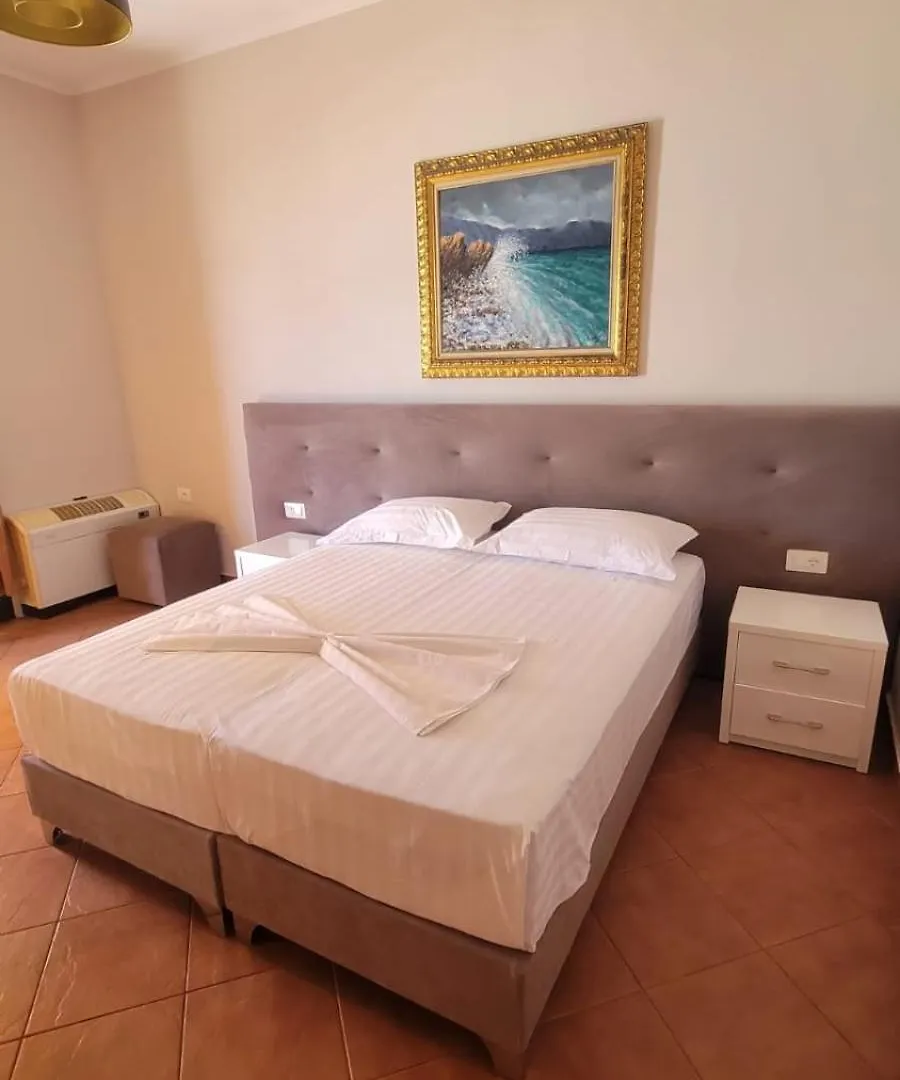 Palmanova Beach Mardok Vlorë Kanine